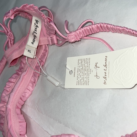 (XL) FOR LOVE & LEMONS
Everyday Thong Panty - Picture 10 of 14